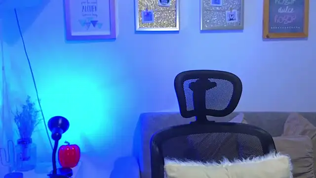 annylouis online show from 5, 11, 2025