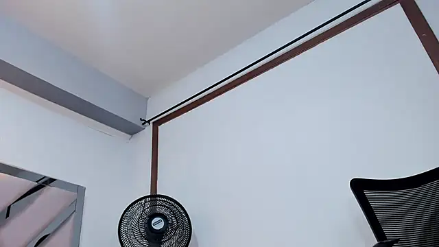 kim sexy boobs online show from 13, 9, 2025