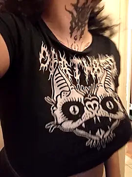 Snapshot of callmelouve chatting on 25, 2, 2026 callmelouve online show from 25, 2, 2026