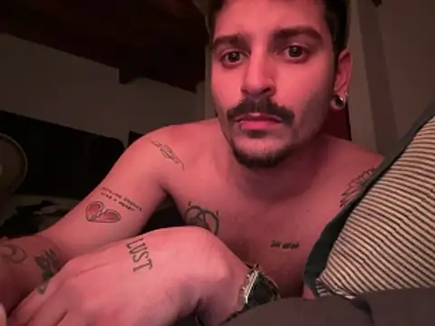 Snapshot of mrtnivnn chatting on 8, 2, 2026 mrtnivnn online show from 8, 2, 2026