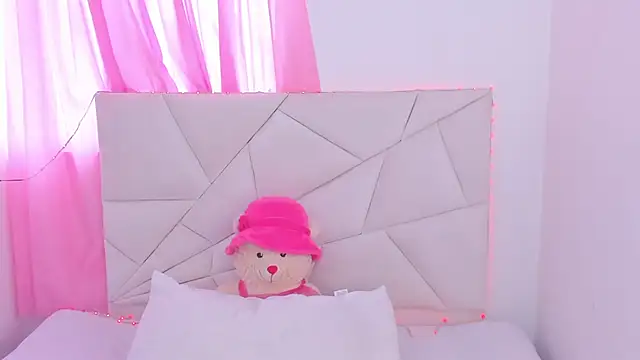 Snapshot of Anamhenao chatting on 1, 10, 2025 Anamhenao online show from 1, 10, 2025