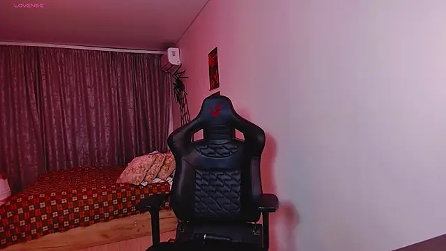 Snapshot of _whiteprincess chatting on 21, 10, 2025 whiteprincess online show from 21, 10, 2025