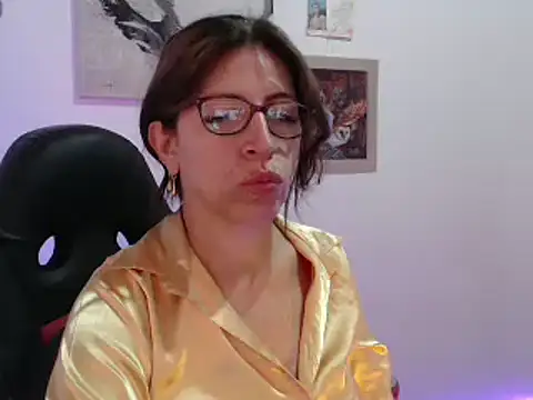 Chayla Ruiz online show from 8, 1, 2025