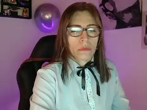 Chayla Ruiz online show from 3, 3, 2025