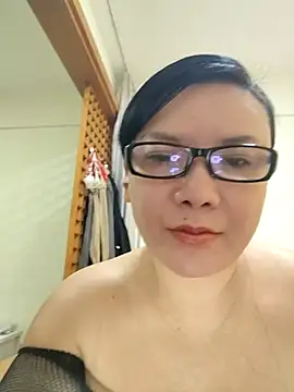 LILYsweetfcup online show from 17, 12, 2025