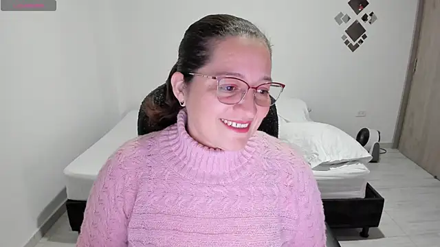 alejandra milf  online show from 1, 2, 2025