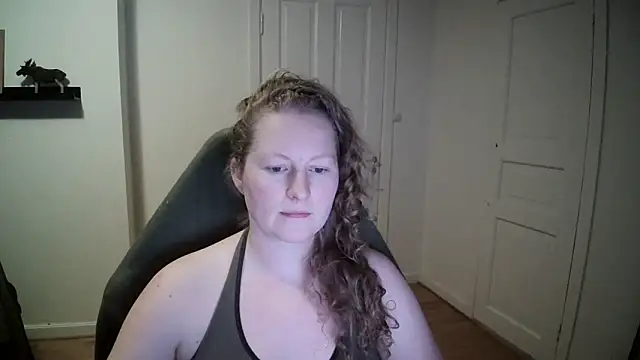 Girlnina-1995 online show from 2, 12, 2024