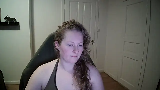 Girlnina-1995 online show from 2, 12, 2024