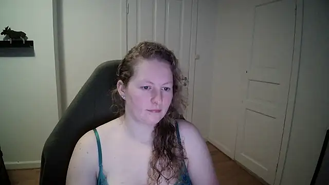 Girlnina-1995 online show from 3, 12, 2024