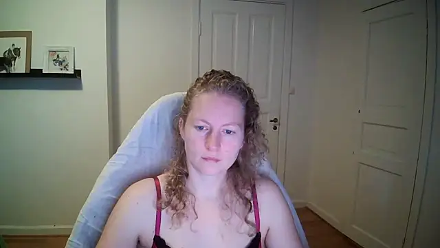 Snapshot of Girlnina-1995 chatting on 15, 10, 2025 Girlnina-1995 online show from 15, 10, 2025