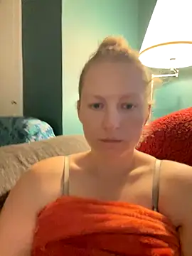 Snapshot of Girlnina-1995 chatting on 24, 10, 2025 Girlnina-1995 online show from 24, 10, 2025