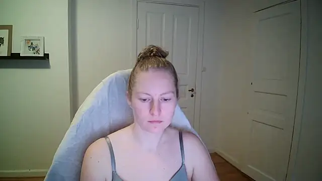 Snapshot of Girlnina-1995 chatting on 6, 11, 2025 Girlnina-1995 online show from 6, 11, 2025