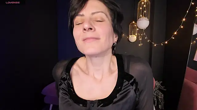 LorenDaze online show from 5, 2, 2025