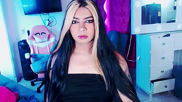 Snapshot of violet_bigcock774 chatting on 12, 11, 2025 violet bigcock774 online show from 12, 11, 2025