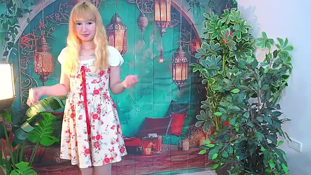 Snapshot of Pinkie_Princes chatting on 2, 11, 2025 Pinkie Princes online show from 2, 11, 2025