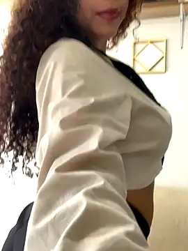 Snapshot of LilyBrunette chatting on 13, 9, 2025 LilyBrunette online show from 13, 9, 2025