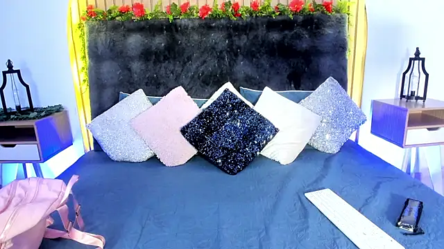 Karlagonzales  online show from 12, 2, 2025