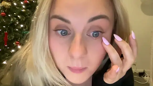 Snapshot of bigboobybaby@xh chatting on 22, 10, 2025 bigboobybabyxh online show from 22, 10, 2025