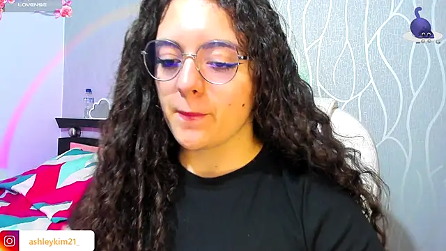 Snapshot of AshleyKim_ chatting on 21, 9, 2025 AshleyKim online show from 21, 9, 2025