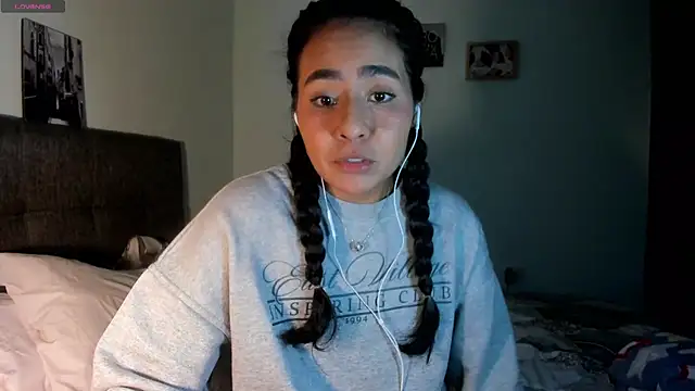 Snapshot of valeryvegas_2 chatting on 9, 10, 2025 valeryvegas 2 online show from 9, 10, 2025