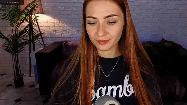 Snapshot of Adelyna_Bird chatting on 2, 12, 2024 Adelyna Bird online show from 2, 12, 2024