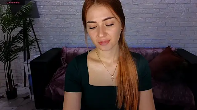 Snapshot of Adelyna_Bird chatting on 6, 12, 2024 Adelyna Bird online show from 6, 12, 2024