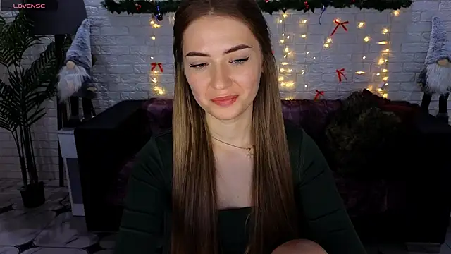 Snapshot of Adelyna_Bird chatting on 4, 1, 2025 Adelyna Bird online show from 4, 1, 2025