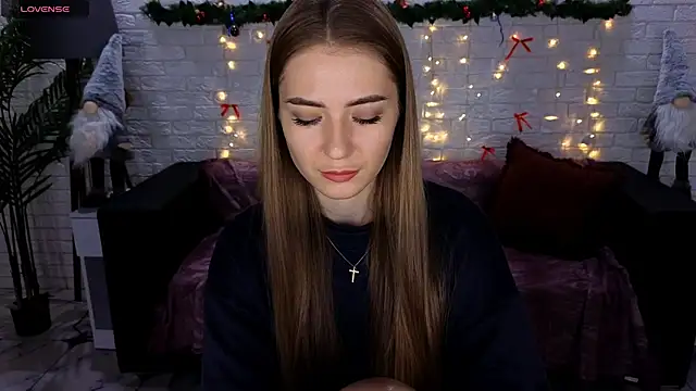 Snapshot of Adelyna_Bird chatting on 6, 1, 2025 Adelyna Bird online show from 6, 1, 2025