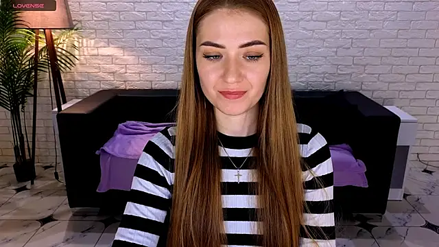 Snapshot of Adelyna_Bird chatting on 2, 3, 2025 Adelyna Bird online show from 2, 3, 2025