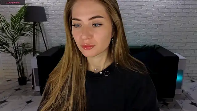 Snapshot of Adelyna_Bird chatting on 19, 9, 2025 Adelyna Bird online show from 19, 9, 2025