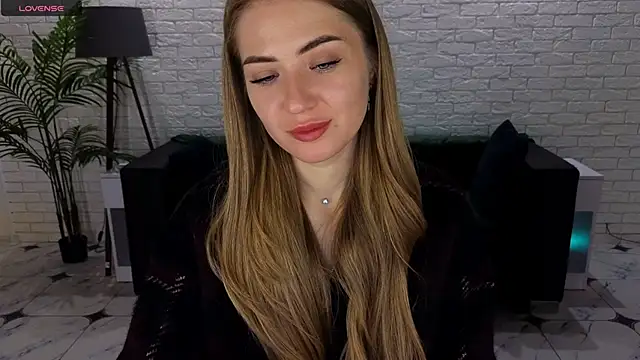 Snapshot of Adelyna_Bird chatting on 28, 9, 2025 Adelyna Bird online show from 28, 9, 2025