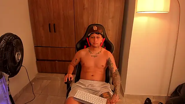 Snapshot of Jake_simons chatting on 3, 3, 2026 Jake simons online show from 3, 3, 2026