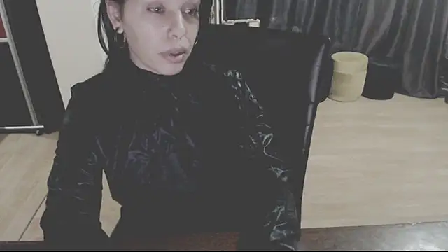 Snapshot of GoldenSasha chatting on 12, 10, 2025 GoldenSasha online show from 12, 10, 2025