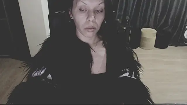 Snapshot of GoldenSasha chatting on 13, 10, 2025 GoldenSasha online show from 13, 10, 2025