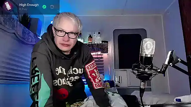 Snarfle82 online show from 12, 3, 2025