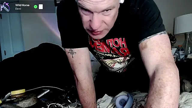 Snapshot of Snarfle82 chatting on 4, 11, 2025 Snarfle82 online show from 4, 11, 2025