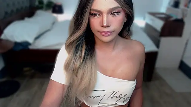 Snapshot of liaa_lurrecams chatting on 11, 11, 2025 liaa lurrecams online show from 11, 11, 2025