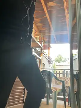 Snapshot of simoninside25 chatting on 12, 10, 2025 simoninside25 online show from 12, 10, 2025