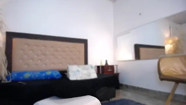 Lia sarahi online show from 13, 1, 2025