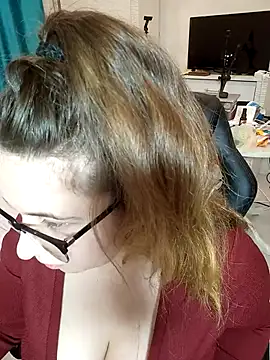 Snapshot of DienkaGreen chatting on 6, 11, 2025 DienkaGreen online show from 6, 11, 2025