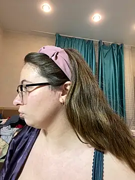 Snapshot of DienkaGreen chatting on 1, 12, 2025 DienkaGreen online show from 1, 12, 2025