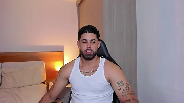 Snapshot of Justyn_Torres chatting on 2, 1, 2025 Justyn Torres online show from 2, 1, 2025