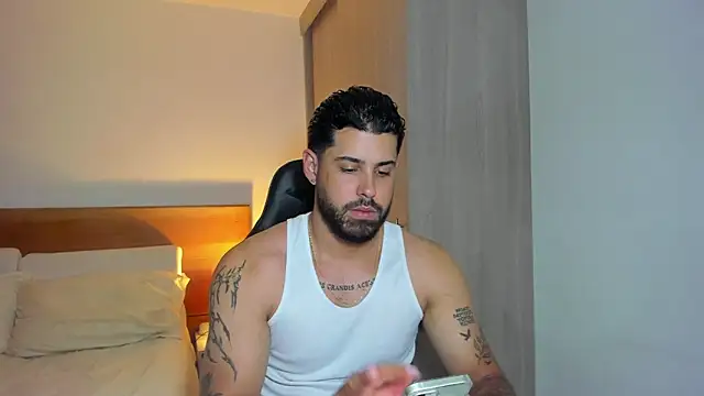 Snapshot of Justyn_Torres chatting on 8, 1, 2025 Justyn Torres online show from 8, 1, 2025