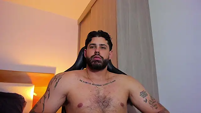 Snapshot of Justyn_Torres chatting on 5, 3, 2025 Justyn Torres online show from 5, 3, 2025