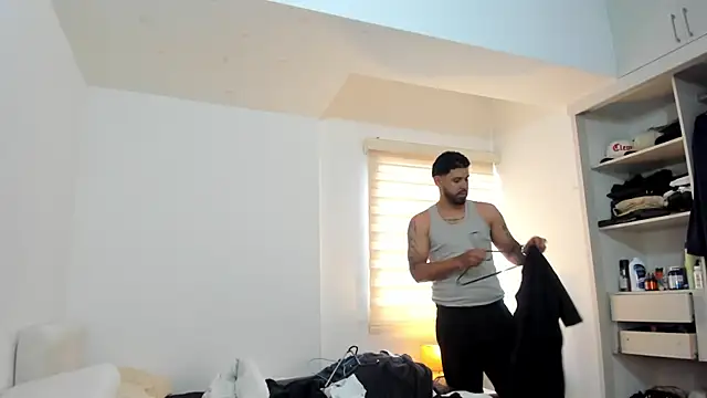 Snapshot of Justyn_Torres chatting on 16, 10, 2025 Justyn Torres online show from 16, 10, 2025