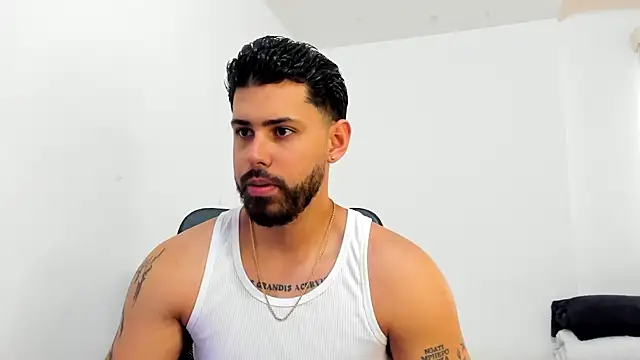 Snapshot of Justyn_Torres chatting on 17, 10, 2025 Justyn Torres online show from 17, 10, 2025