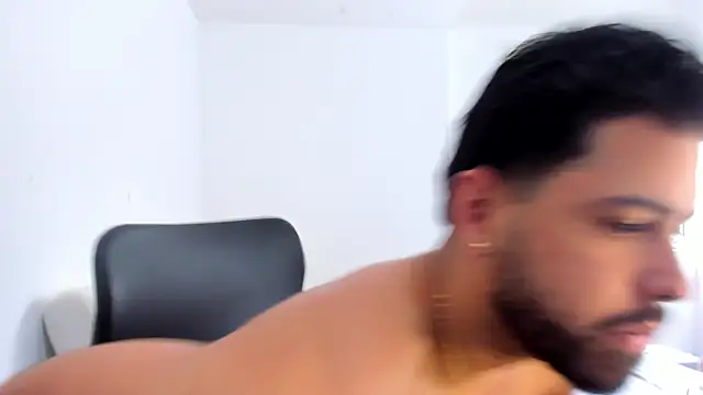 Snapshot of Justyn_Torres chatting on 23, 10, 2025 Justyn Torres online show from 23, 10, 2025