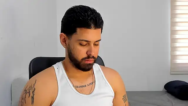 Snapshot of Justyn_Torres chatting on 24, 10, 2025 Justyn Torres online show from 24, 10, 2025