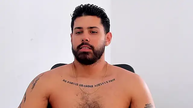 Snapshot of Justyn_Torres chatting on 27, 10, 2025 Justyn Torres online show from 27, 10, 2025