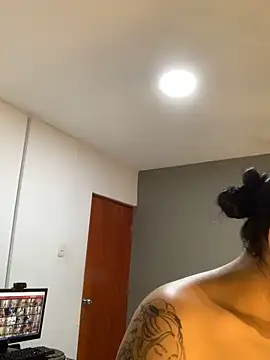 Snapshot of Amandanauty chatting on 5, 11, 2025 Amandanauty online show from 5, 11, 2025